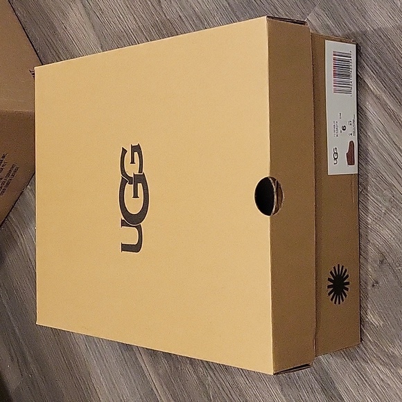 *SOLD* Classic Ultra Mini Ugg - Picture 1 of 5